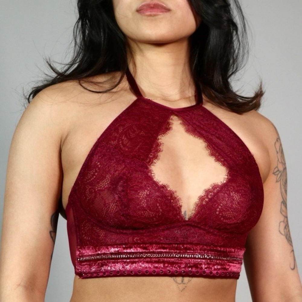 Victoria Secret High Neck Keyhole Delicate Lace Halter Bralette